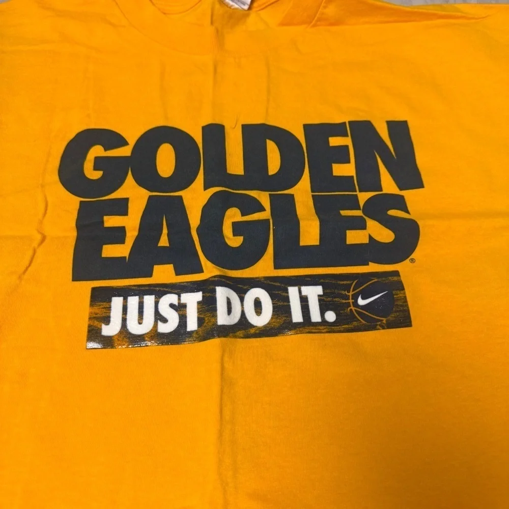 Vintage 90's Nike Marquette shirt Golden Eagles basketball Just do it